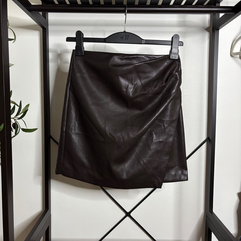 Wilfred Aritzia Dark Brown Faux Leather Draped Wrap Mini Skirt Size 4